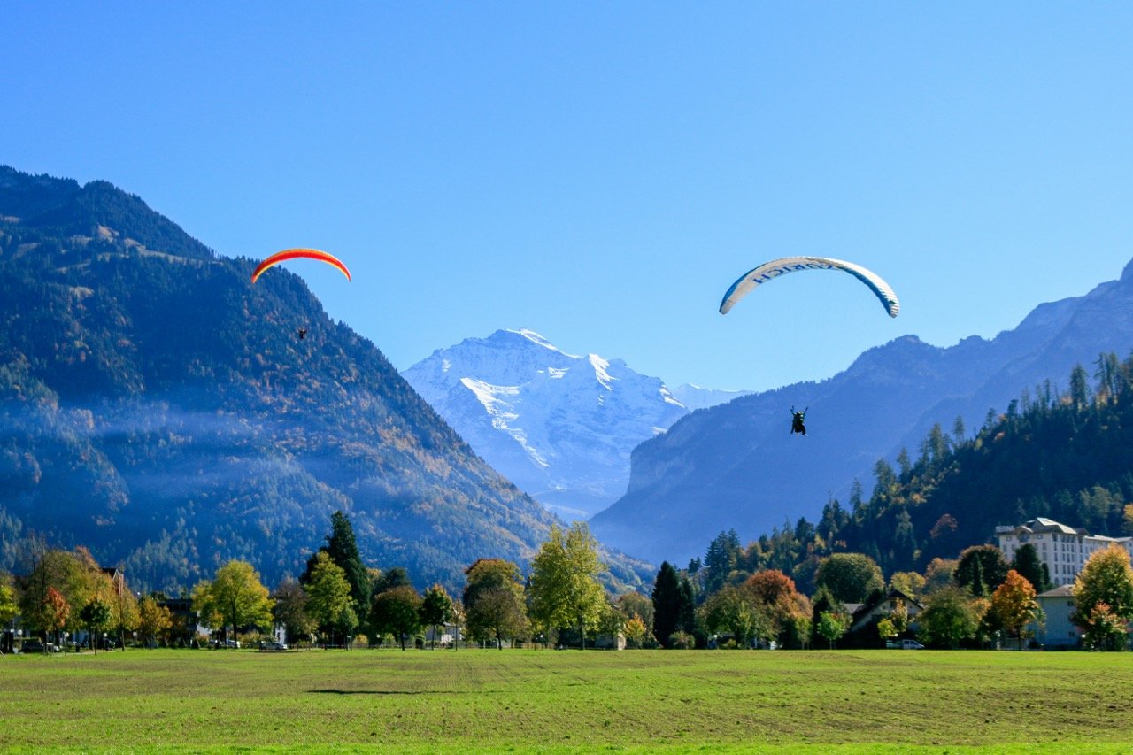 Paragliding Swiss Alps